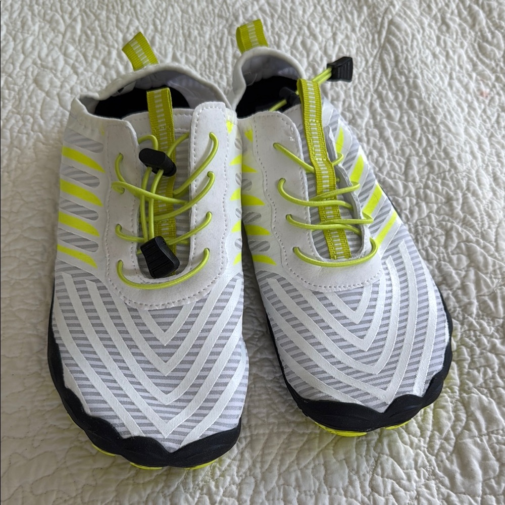 BRAND NEW Barestep lightweight Water Shoes with Quick-Lace Technology